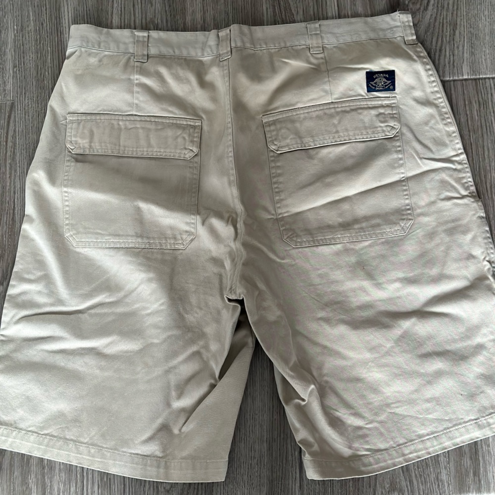 Nevada shorts size 36
